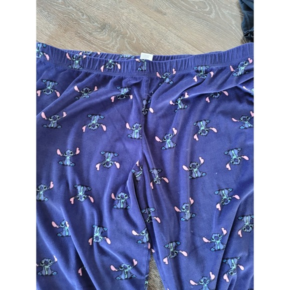 Disney Stitch Pajama Set Women's Sleepwear T-Shirt Pants Sleep Set size L/XL #21 - Picture 6 of 6